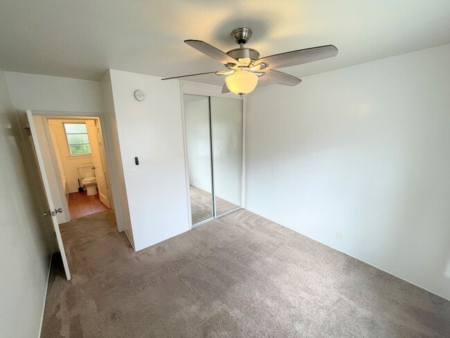 Building Photo - Cute Leimert Park 1bd/1ba unit with parkin...