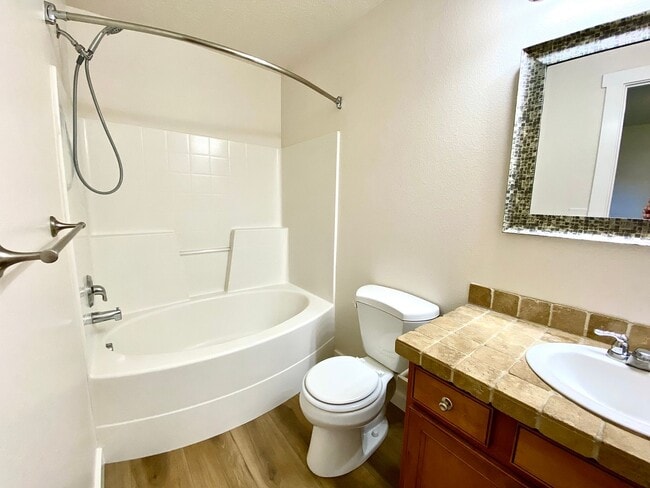 Building Photo - 4 bedroom PLUS office or 5th bedroom in NW Meridian Avail Mid August