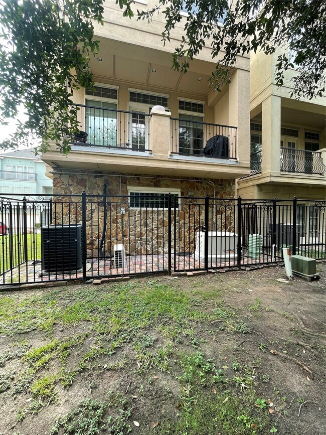 Building Photo - 9127 Harbor Hills Dr