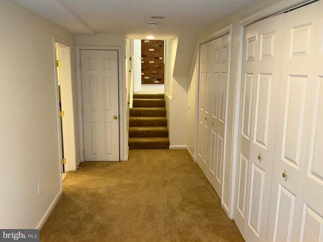 Building Photo - 4701 Red Fox Dr