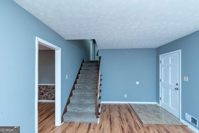 Building Photo - 2275 Camden Ct