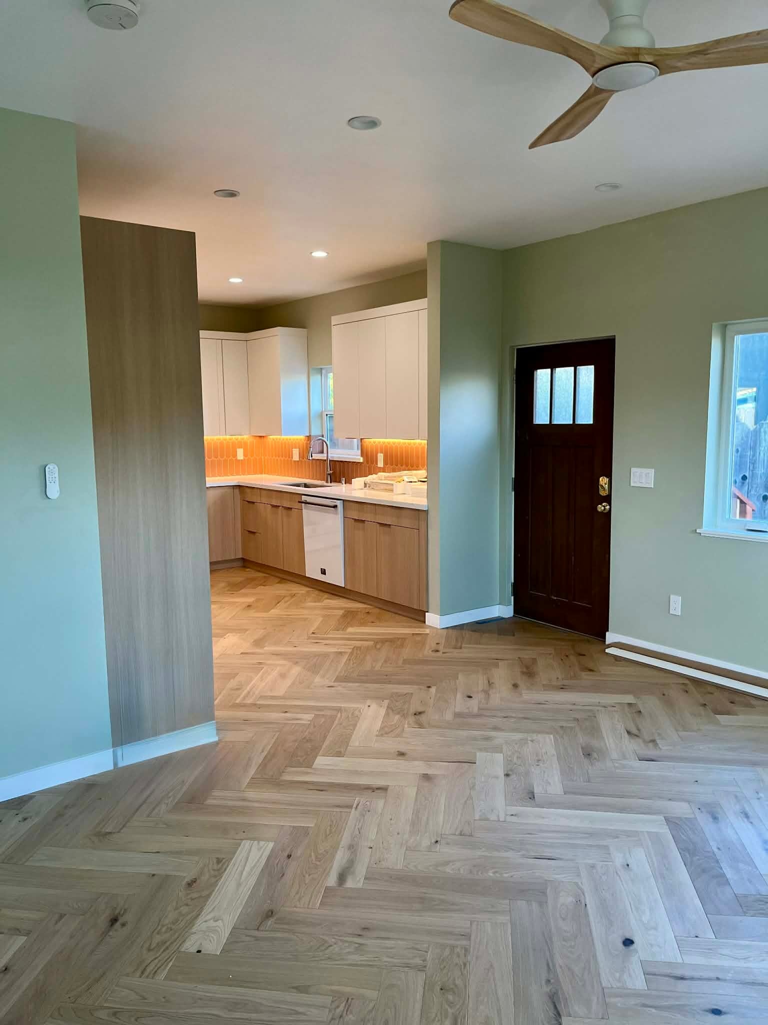 Building Photo - 550 Palm Ave