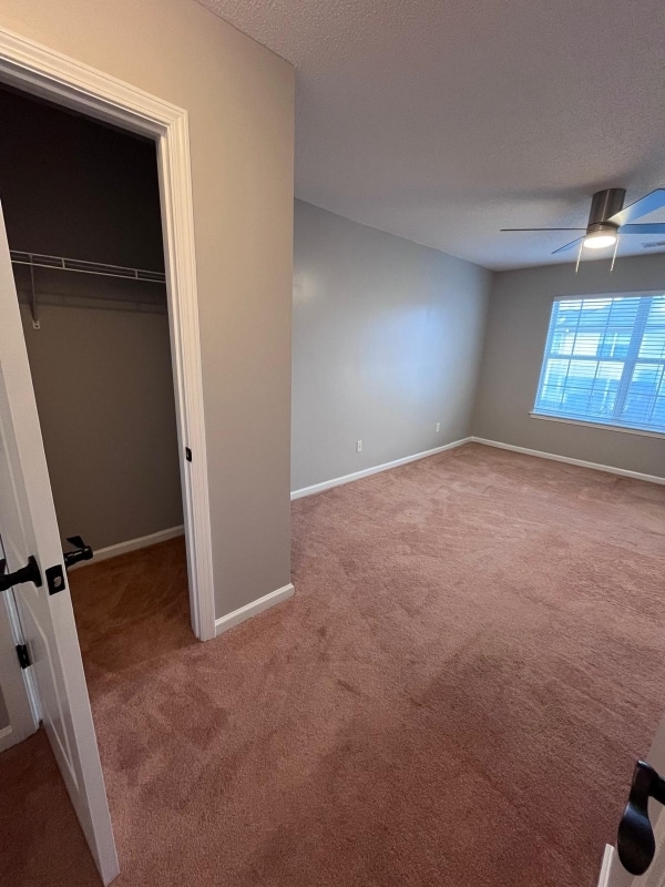 Building Photo - 530 City Park Dr