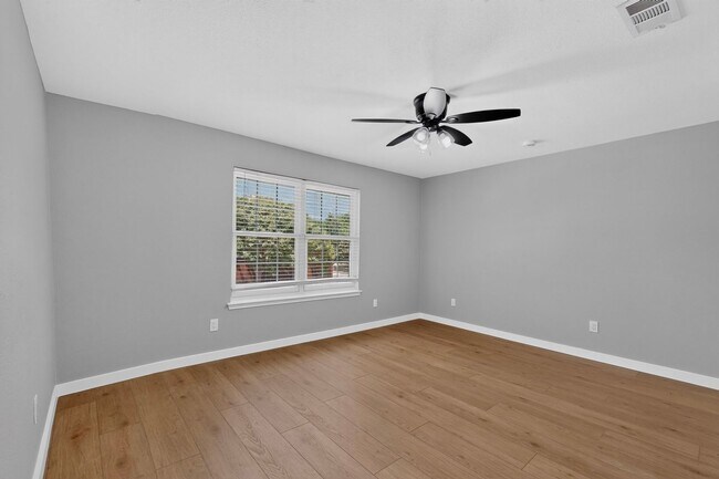 Building Photo - 1410 Thistle Cir