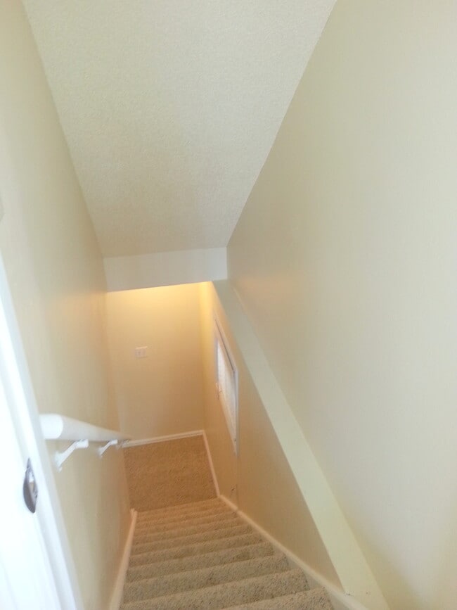 Building Photo - 1603 Cottonwood Dr