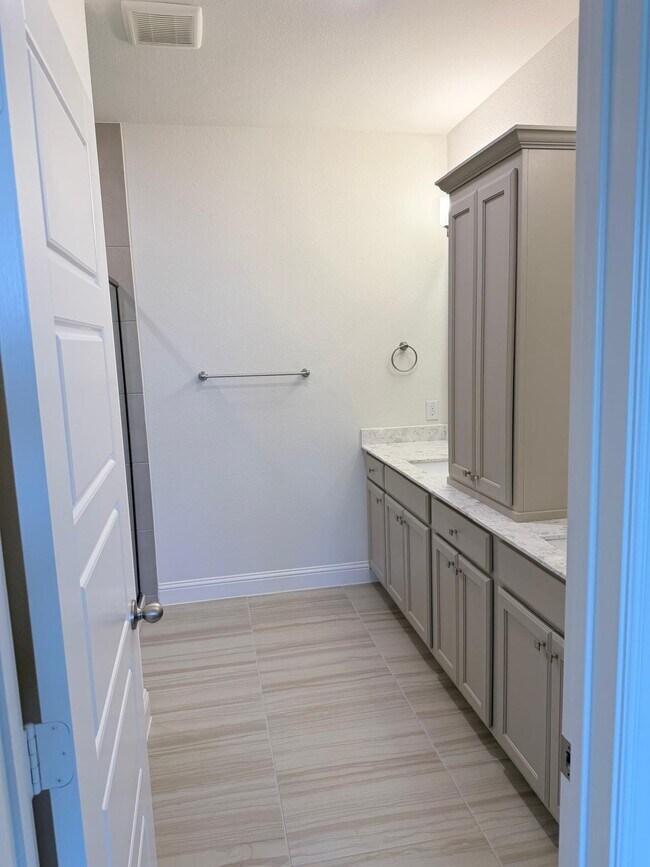Building Photo - 4717 Piedras Lanzar Dr