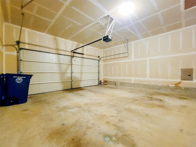 Building Photo - 6109 Magnus St