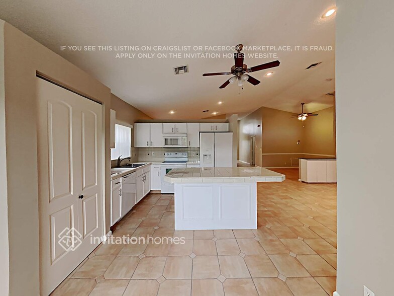 Building Photo - 12447 Pleasant Green Way