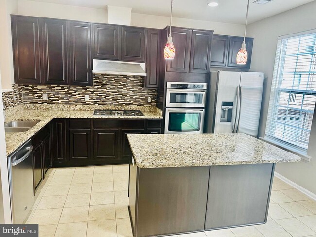 Building Photo - 1700 Walcott Ln