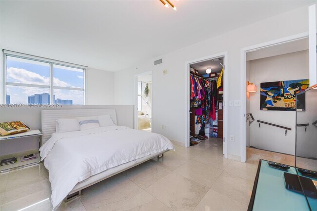 Building Photo - 3131 NE 188th St