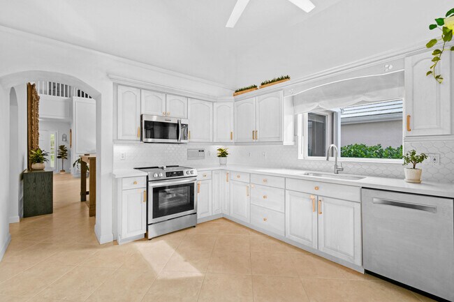Building Photo - 61 Dorchester Cir