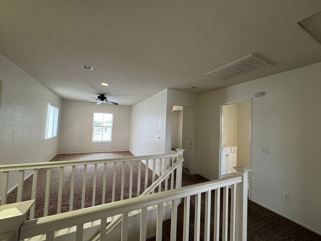 Building Photo - JUST REDUCED! Spacious 3 Bedroom Home in Victorville