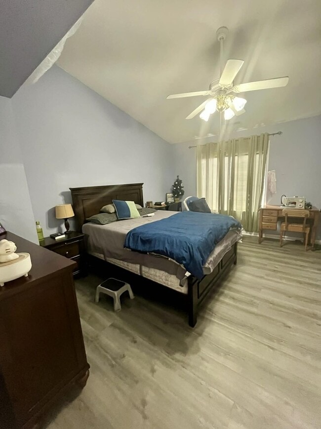 Building Photo - 9337 Harrison St