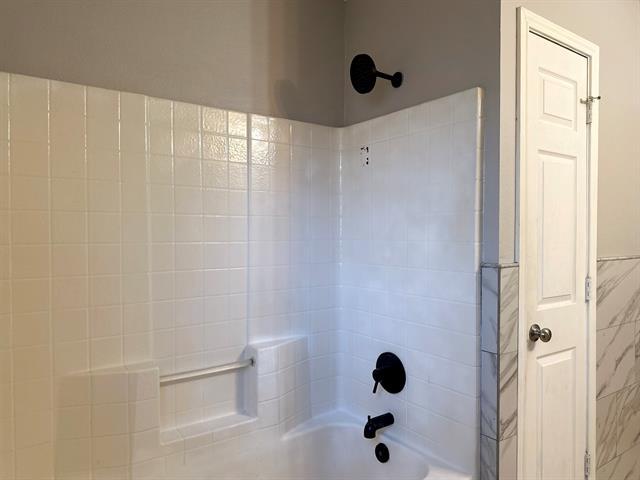 Building Photo - 2460 Chinkapin Way