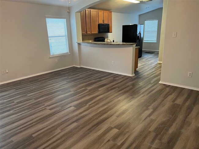 Building Photo - 1907 Cold River Dr