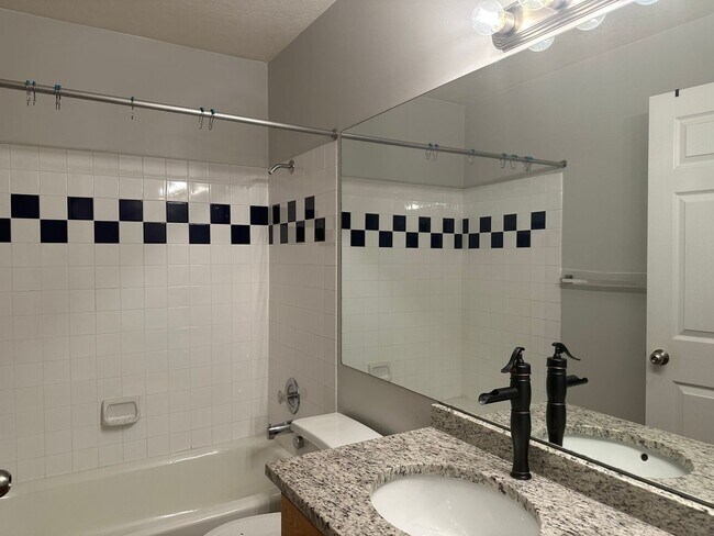 Building Photo - Beautiful 4 Bedroom Home in Layton!