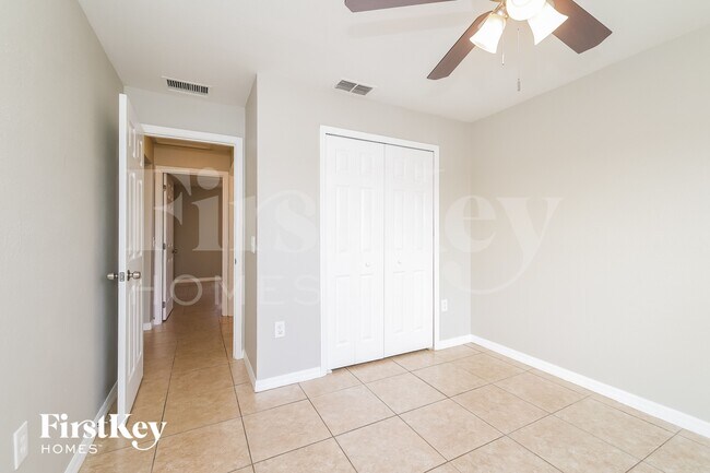 Building Photo - 612 Camel Ln