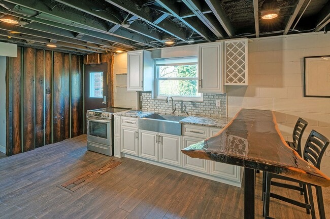 Building Photo - Beautiful, one of a kind property on four ...