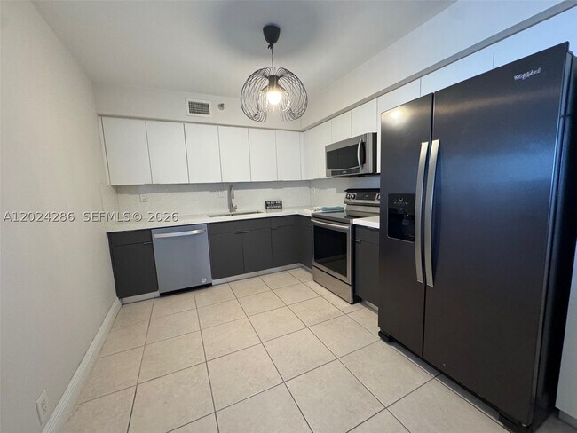 Building Photo - 3530 Mystic Pointe Dr