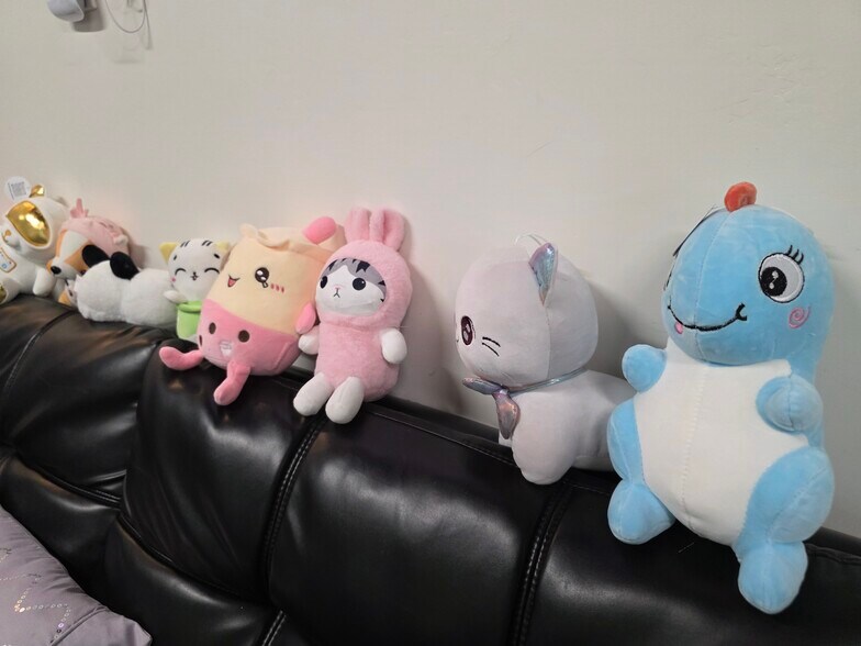 Building Photo - 6097 Charae St