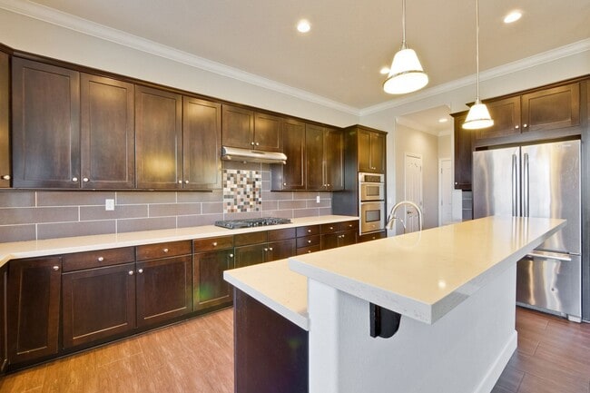Building Photo - Gorgeous and Very Spacious Home - 3BR 2.5 BA in  San Jose - This is a MUST SEE!!!
