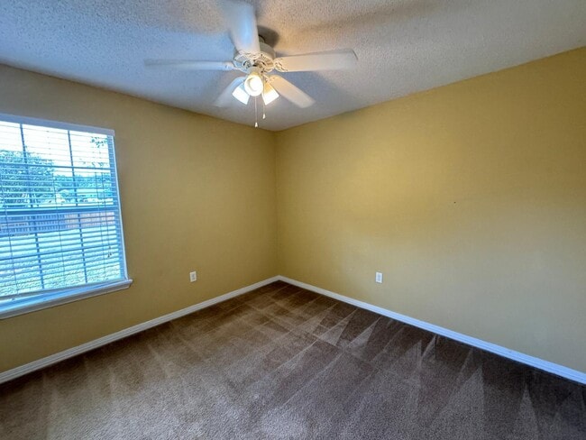 Building Photo - 2870 Aplin Rd