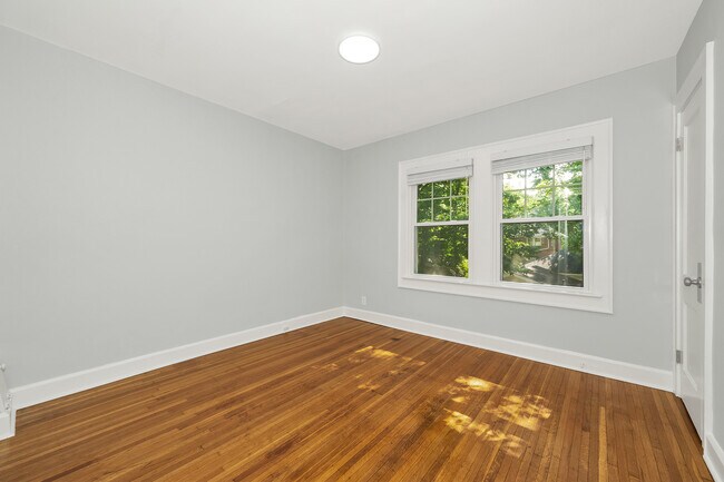 Building Photo - 3343 Carrollton Ave