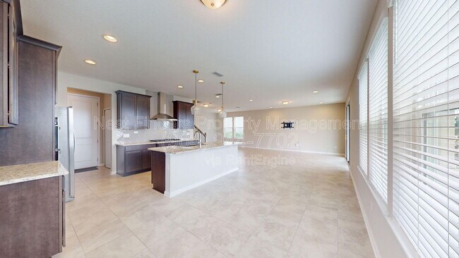 Building Photo - 167 Windermere Way