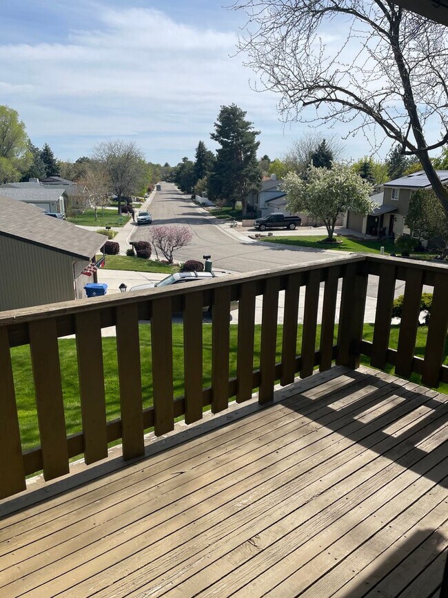 Building Photo - Amity