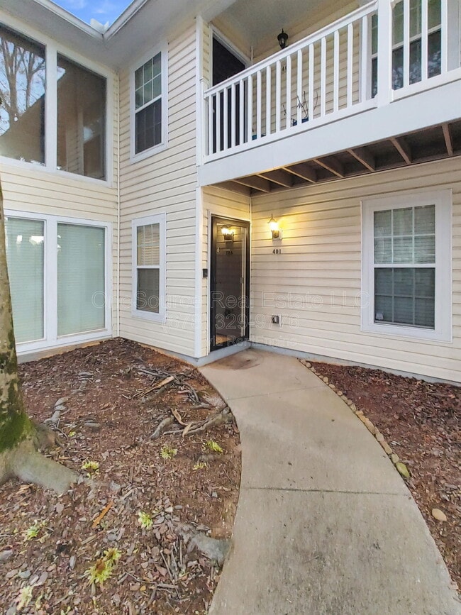 Building Photo - 401 Augusta Dr