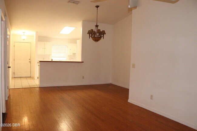 Building Photo - 1061 Oak Forest Cir