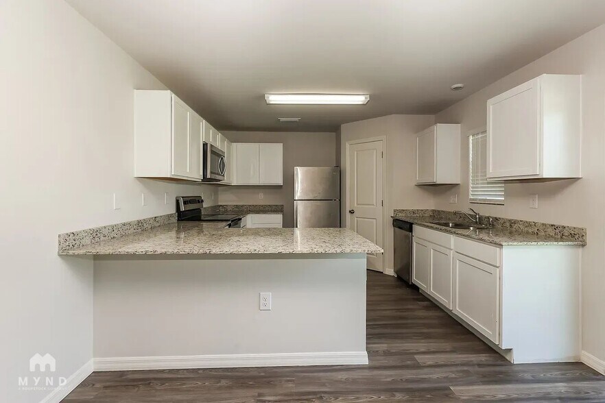 Building Photo - 28257 Chinquapin Dr