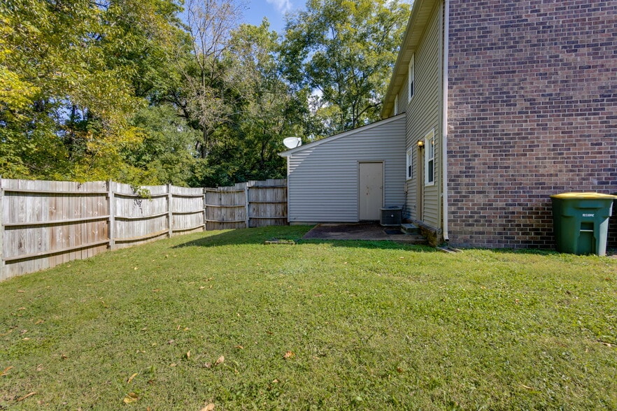 Building Photo - 241 Colt Dr B