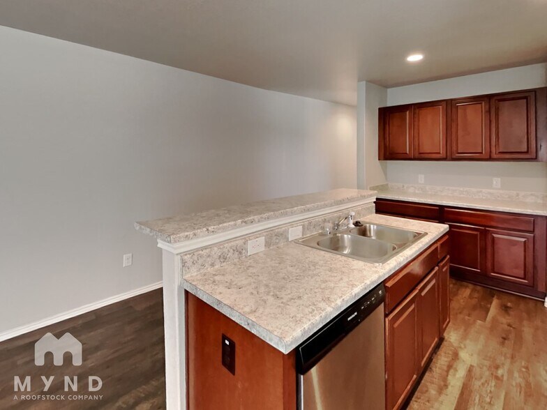 Building Photo - 7532 Rose Robin Run Ct