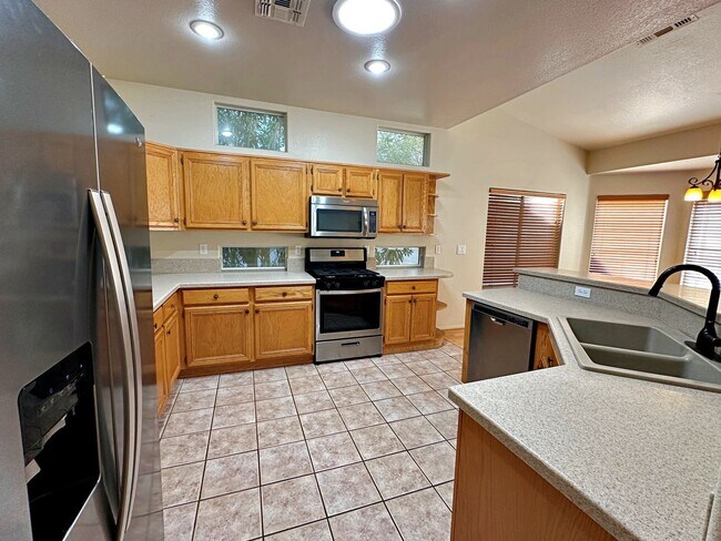 Building Photo - SINGLE STORY 3 BEDROOM IN NORTHWEST CENTEN...