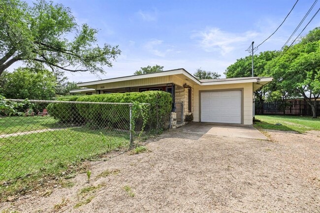 Building Photo - 7808 Watson St