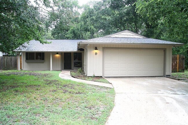 Primary Photo - 9 Wolfhound Ln