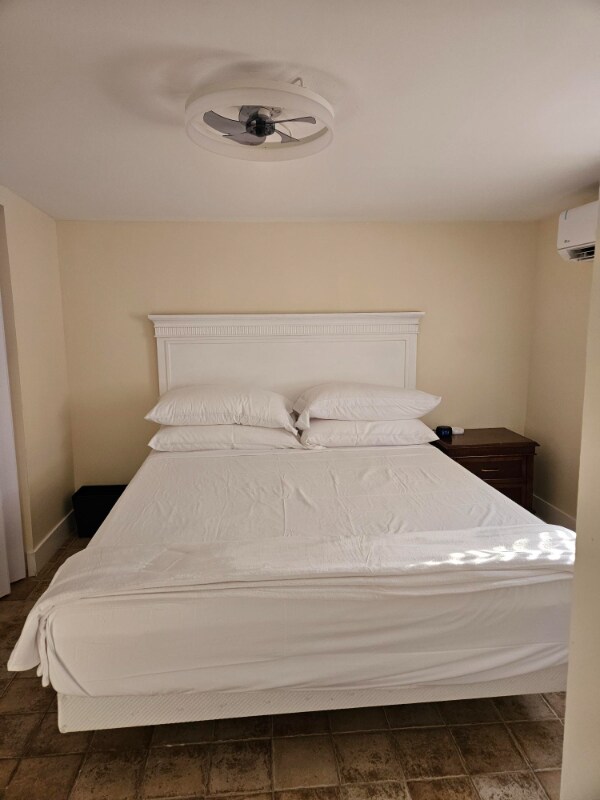 Building Photo - 1730 45th Ave