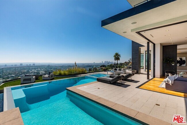 Building Photo - 8366 Sunset View Dr