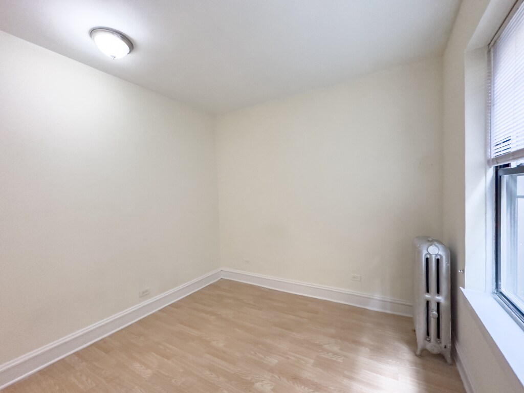 Building Photo - 4856 N Damen Ave