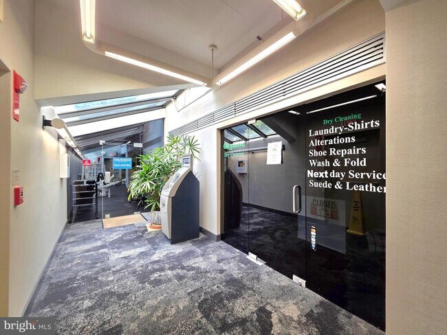 Building Photo - 1530 Key Blvd