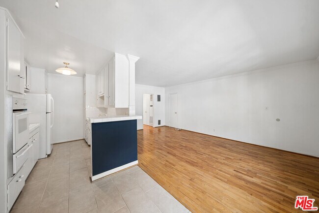 Building Photo - 1520 Hayworth Ave