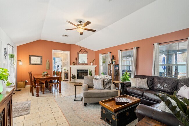 Building Photo - 308 Boulder Ridge Dr