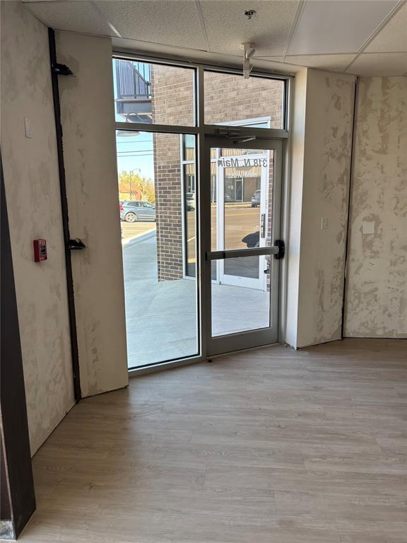 Building Photo - 326 N Main St