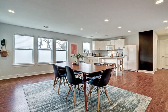 Building Photo - 1308 Ruthven St