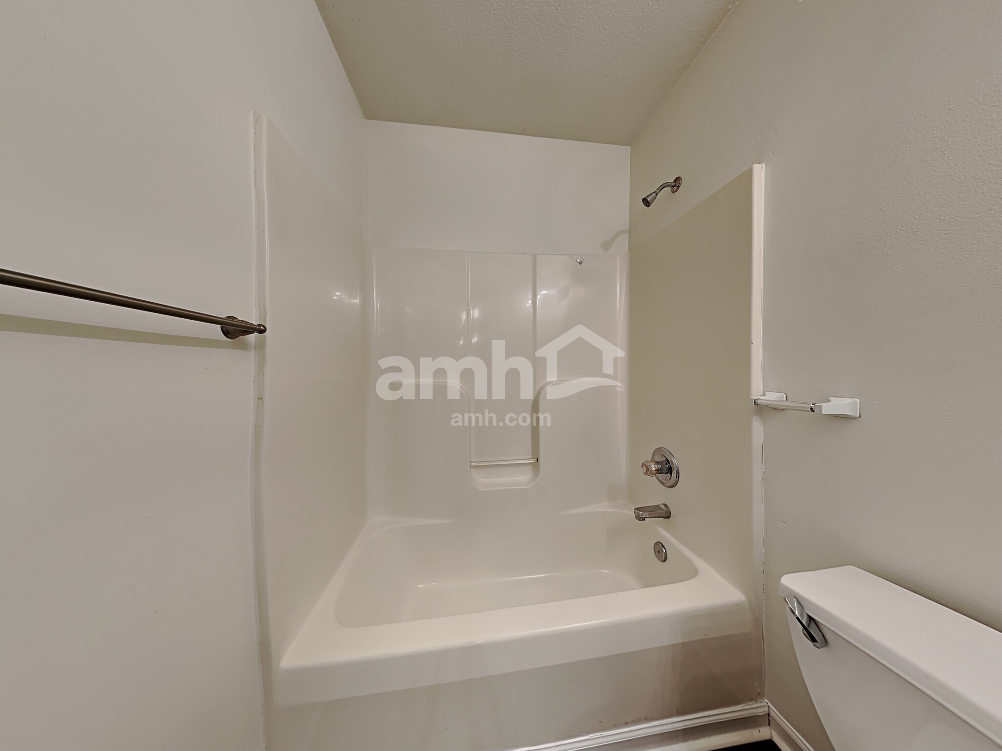 Building Photo - 101 Kingscreek Dr