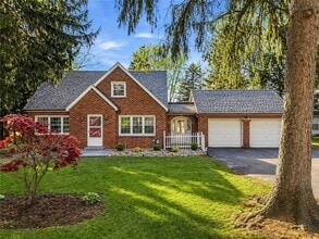 Building Photo - 1060 S Hermitage Rd