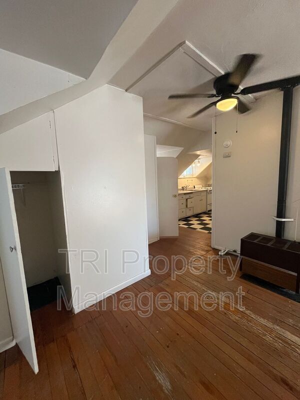 Building Photo - 1825 12th Ave