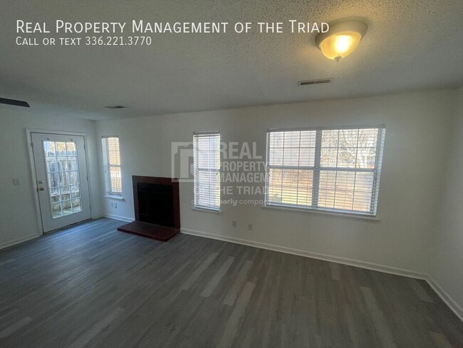 Building Photo - Cozy 2bd/1ba Condo in Georgetown Square, G...