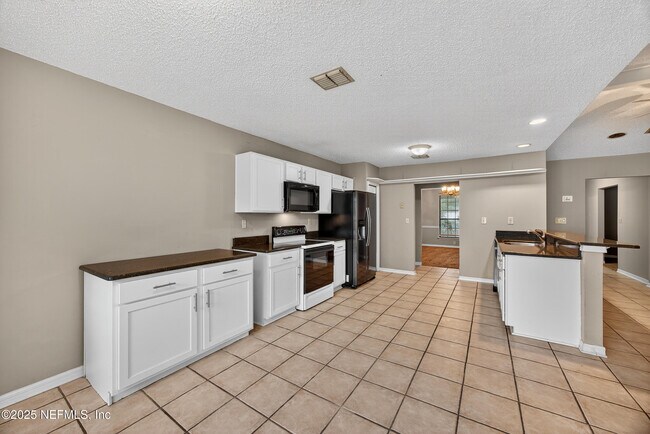 Building Photo - 6819 Mc Mullin St